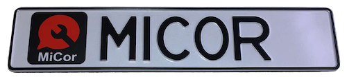 Номер сувенирный знак с логотипом, белый фон